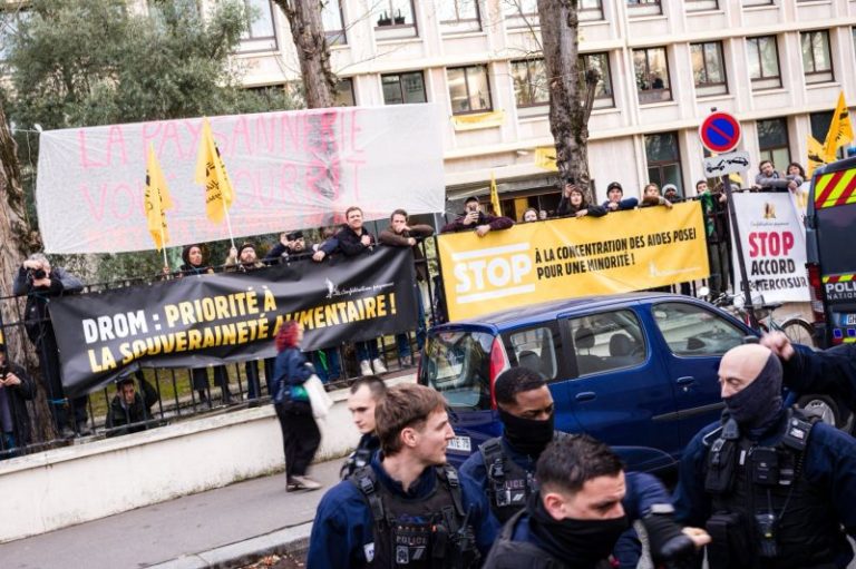 Arrestation de 52 paysan·nes : la Confédération paysanne et le CETIM saisissent les mécanismes de l’ONU